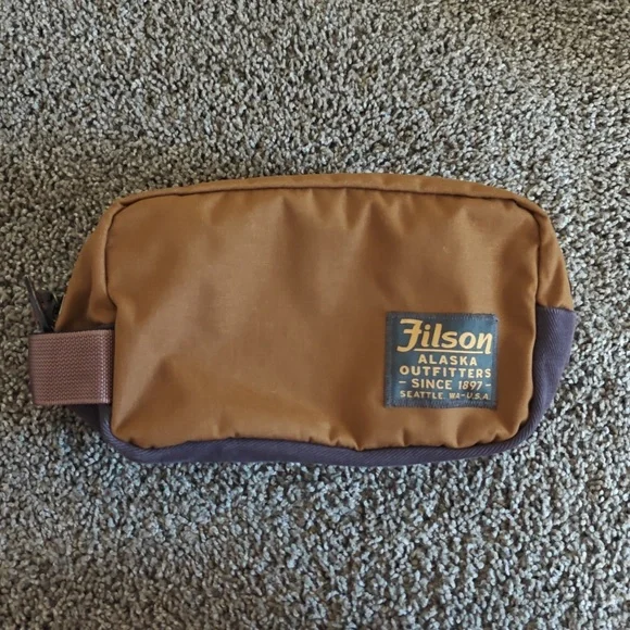 Filson Travel Pack - Whiskey - Picture 2 of 6
